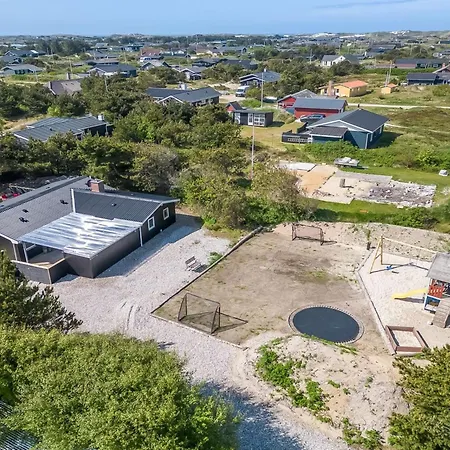 Finne - 800m From The Sea By Interhome *